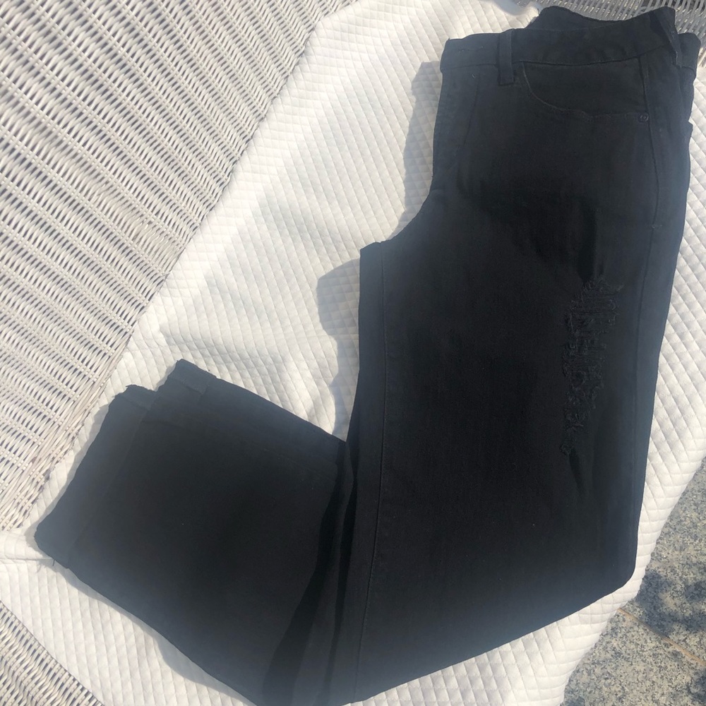 A pair of NYDJ black jeans. Size 4 - Picture 1 of 14